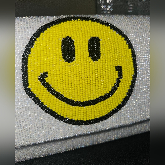 White Beaded Smiley Face Emoji Clutch/ Shoulder Bag - Picture 5 of 7